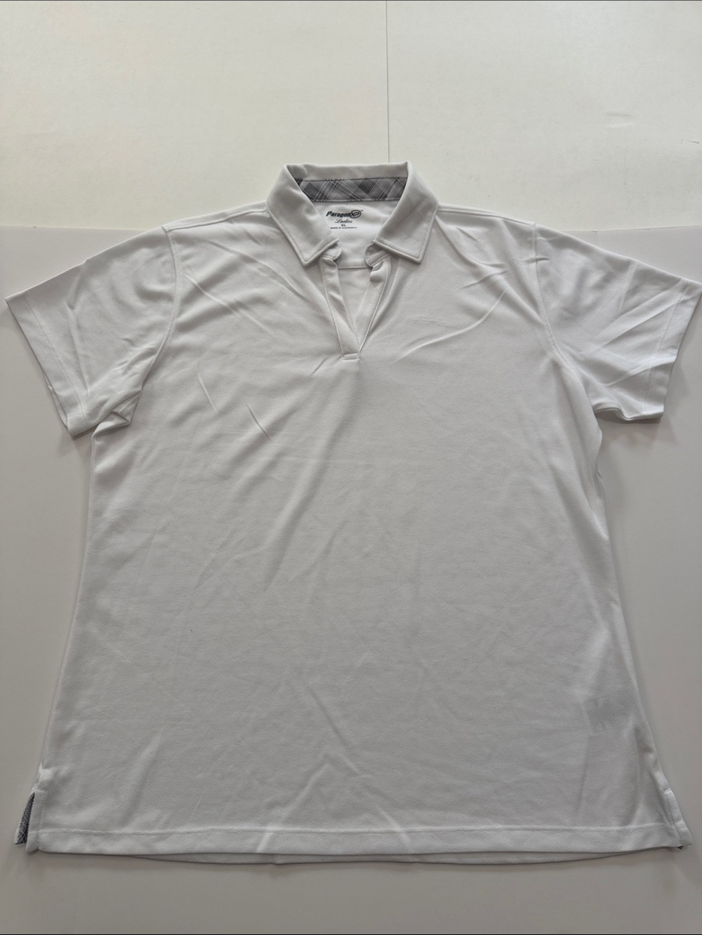 PARAGON White Short-Sleeve Golf Polo with Subtle Collar Trim